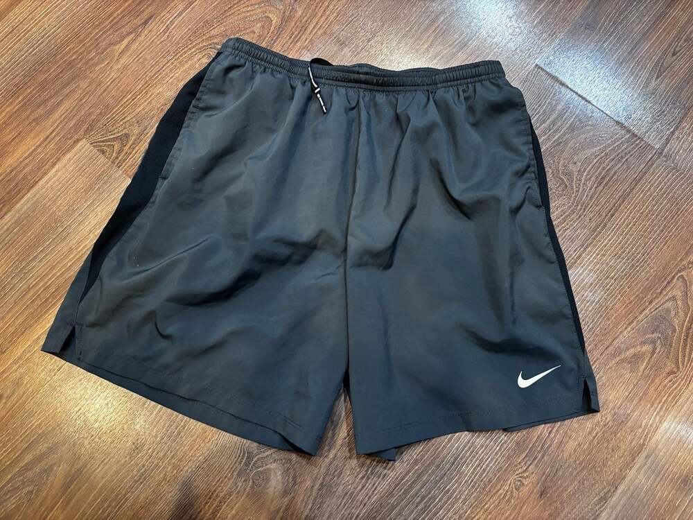 Nike Challenger 7-Inch Black Running Shorts Medium